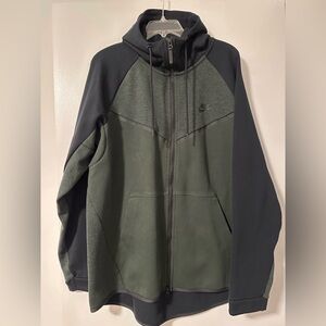 NWOT Men’s Nike Zip Up Athletic Hoodie Sweatshirt XL Olive Navy